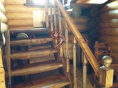 Изготовление рубленной лестницы в деревянном доме. Московская область