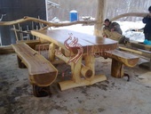 Дубовый стол с лавками срубленный вручную