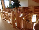 Внутренняя, рубленная лестница в деревянном доме