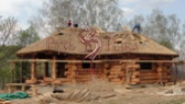 Изготовление и строительство сруба дома рубленного под скобель с соломенной крышей Московская область